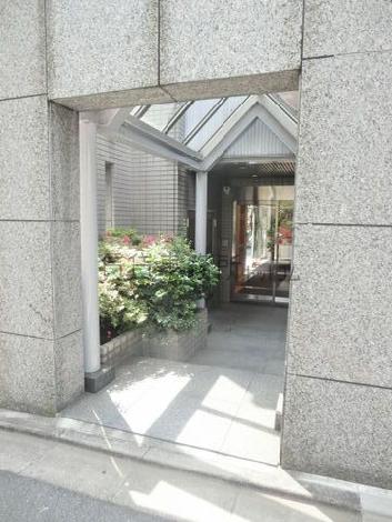 通用口前