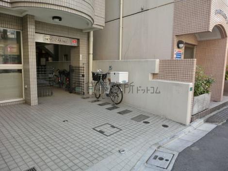 広々としたアプローチ
