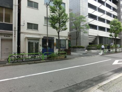 前面の道路です