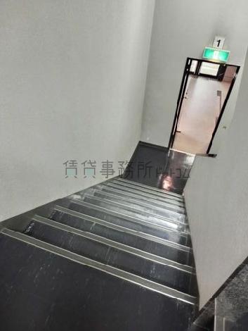 階段上からの様子
