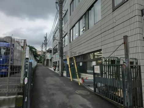 物件西側に面した私道