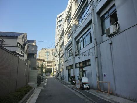 ビルの裏側