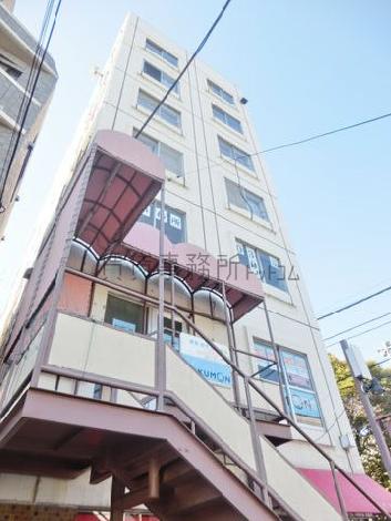 地上から見上げた様子
