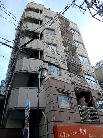 建物裏からみた外観