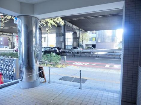 間口の広い玄関内