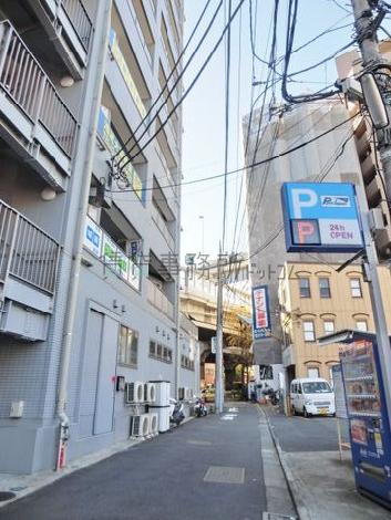 背面通り奥からの見え方