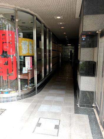 正面入口付近です