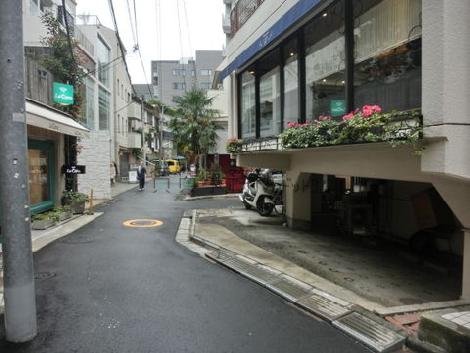 青山通り方面風景