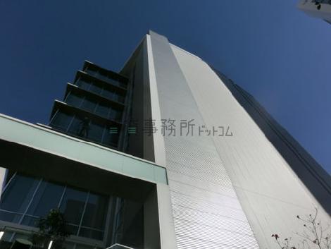 表参道側外観側面
