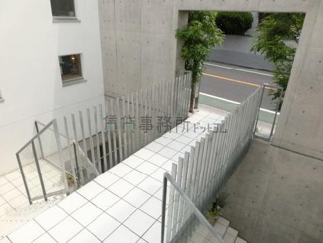 玄関内ブリッジ