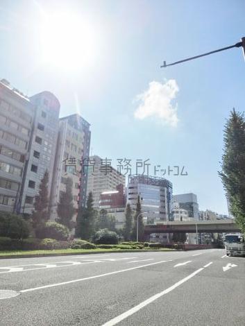 昭和通り沿いです