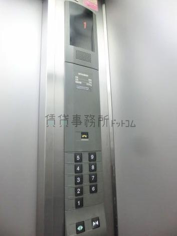 エレベーター内の操作面