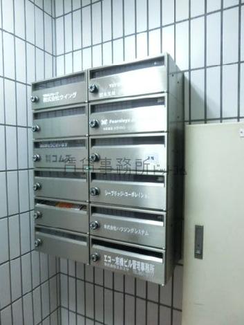 共用空間にあるポスト