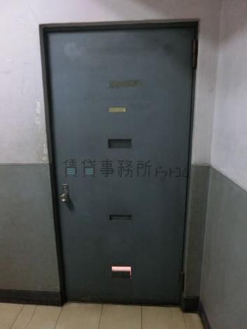二階扉