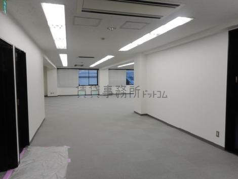 岡家寿ビルの室内