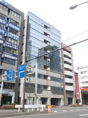 周囲の風景を綺麗に反射します