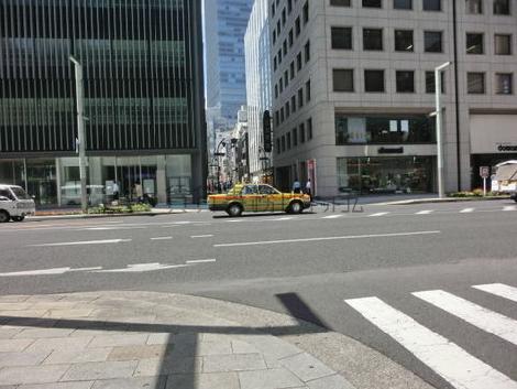 人通り、交通量がかなり多いいです