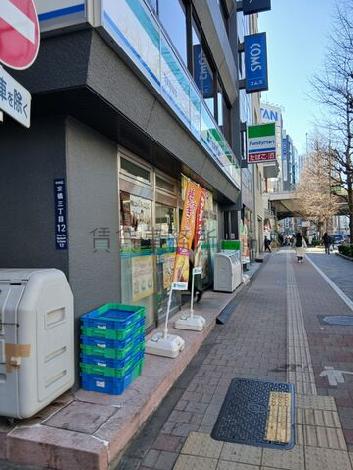 コンビニすぐ近く