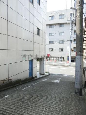 脇道奥からのアングル