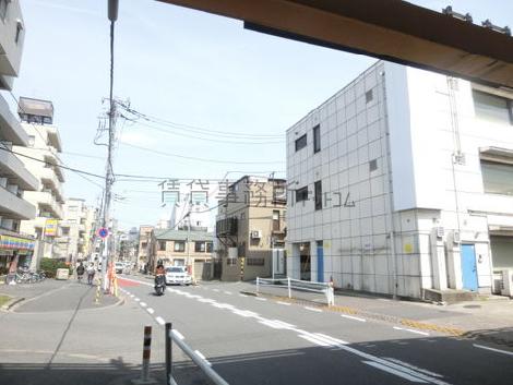 見透しの良い公道沿い