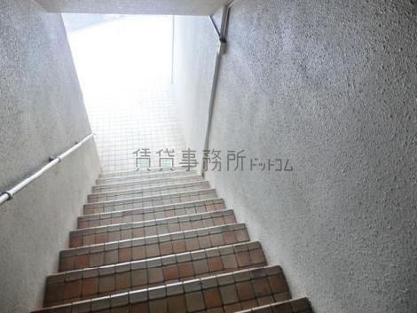 階段上からの様子