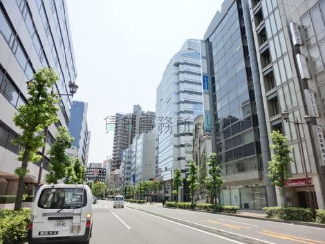 大小のビルが立ち並ぶエリア