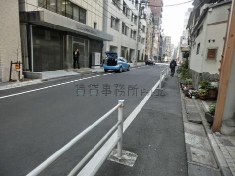 閑静な住宅街が奥にございます