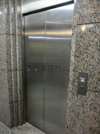 乗り場前