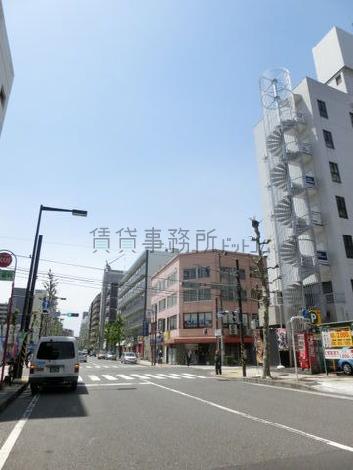 側道奥からのアングル