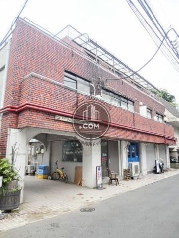 ヨシダペアランドB棟の外観写真