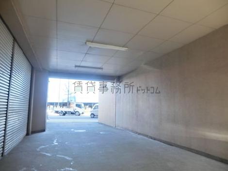 背面駐車場からの見え方