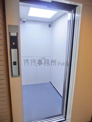 防犯カメラを2基設置