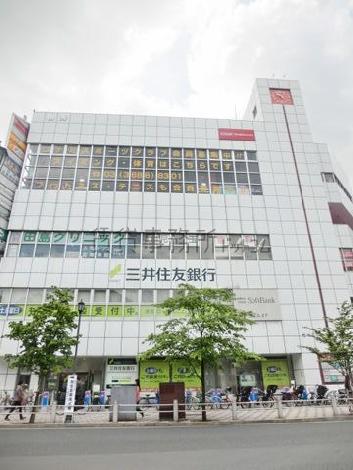 正方形のタイル張りで統一
