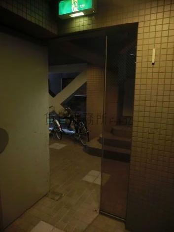 落着いた雰囲気を感じるエレベーターホールです