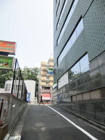 脇道奥からのアングル