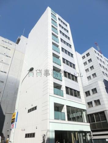 ホワイトを基調とした綺麗な外観