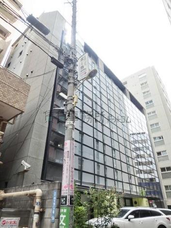 格子状に組まれたガラス面