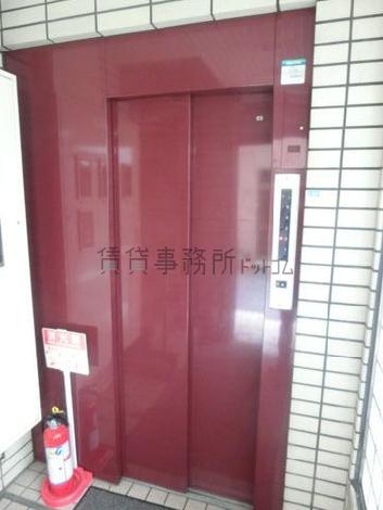 乗り場前