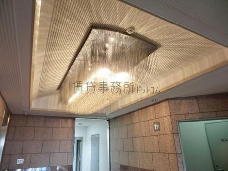 EV前の豪華なシャンデリア