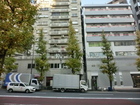 物件入口から見た周辺です