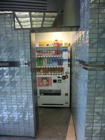 エントランスにある自動販売機です