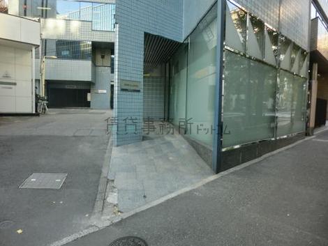 正面入口付近です