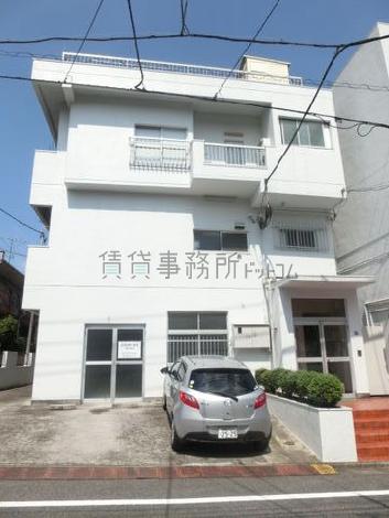 どっしりとした外観です