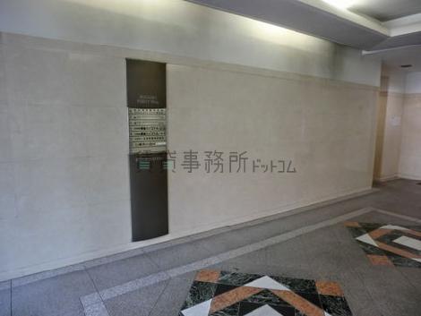 エントランス横に案内板があります