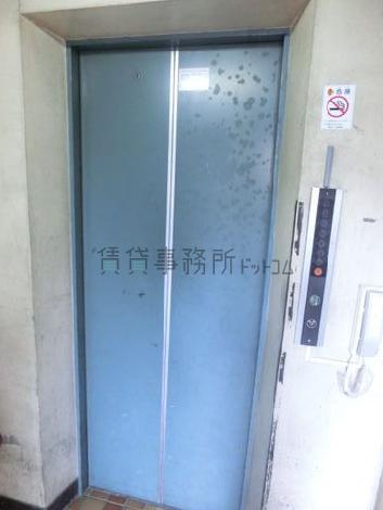 乗り場前
