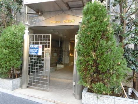 正面玄関