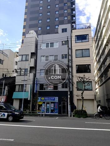 安達ビルの外観写真