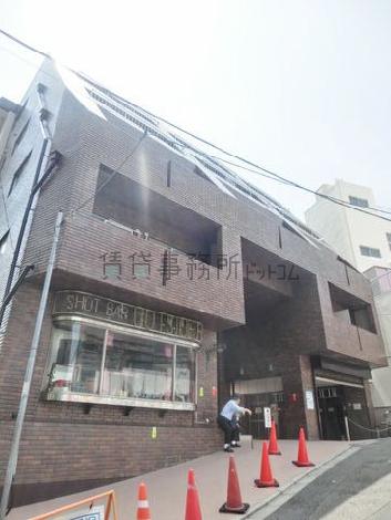 安定感のあるビルです