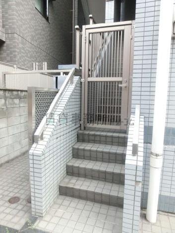 上り口前