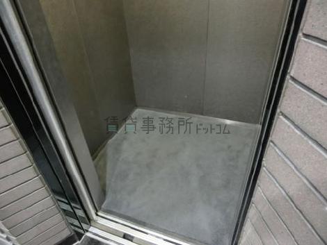 綺麗なエレベーターです